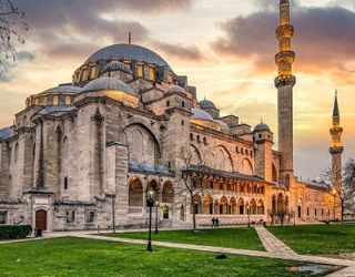 Suleymaniye-Mosque-Istanbul-e1732963803161