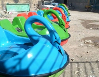 قایق پدالی قو در رنگ های مختلف