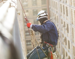 ae9c62448cdb7c11cae89d04ff34fcd1 تمامی امور کار در ارتفاع با طناب راپل مخصوص انواع نما