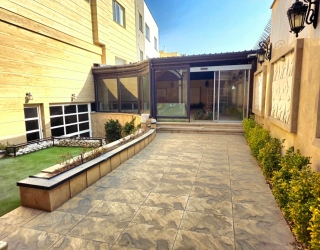 ویلایی شیک ، بر خیابان اصلی ، تابلو خور ، ورودی مستقل مناسب کافه رستوران ، مهد ، پت شاپ ، کلینیک و..