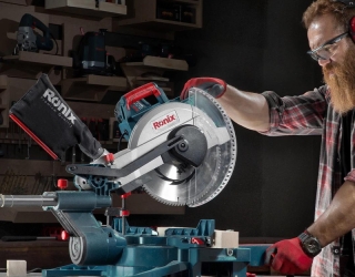 فارسی بر کشویی رونیکس در ابزار سپه بابل