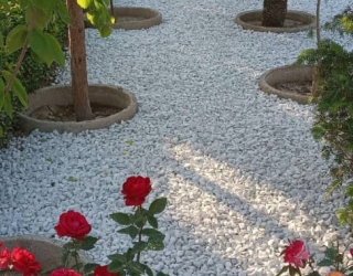 سنگ قلوه سفید تزئینی سنگ قلوه مشکی 