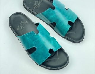 مرکز طراحی و تولید مدلهای کفش فشن و خاص روز ا