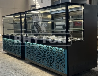 ویترین قنادی ریتون – نمایش حرفه‌ای دسر و شیرینی(ریتون شاپ)