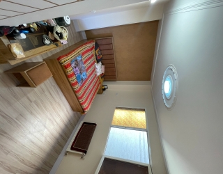 1000078930