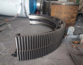 ساخت انواع رینگ دوار و چرخ‌دنده محیطی Girth Gear تا قطر 5 متر