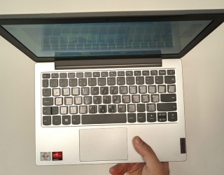 لپ تاپ 11 اینچی لنوو مدل IdeaPad 1-Athlon در حد نو