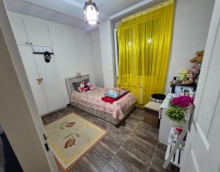 1000044599