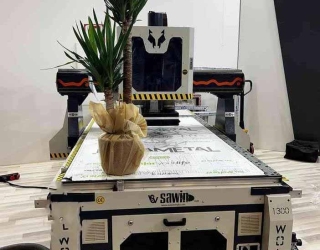 فروش دستگاه CNC فرزکاری فروش دستگاه CNC فرزکاری