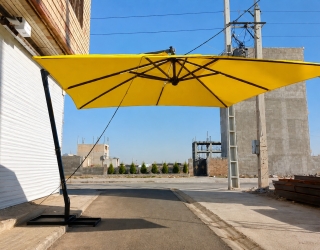 سایبان پایه کنار مربع زرد رنگ سایبان چتری ویستا/ سایبان آنلاین
