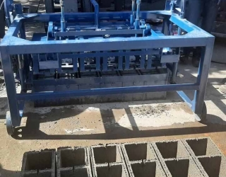 دستگاه بلوک زنی شش قالبه